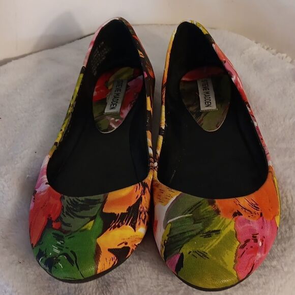Steve Madden Floral Ballet Flats - Picture 6 of 7
